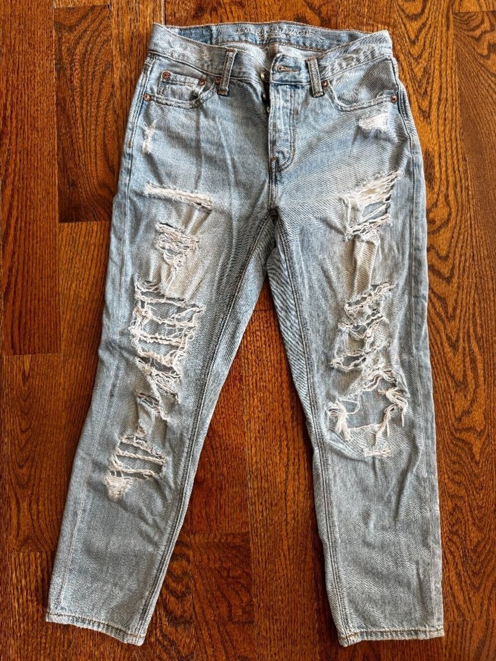 American Eagle Vintage Hi-Rise Distressed Button Fly Jeans 0 Short Light Wash